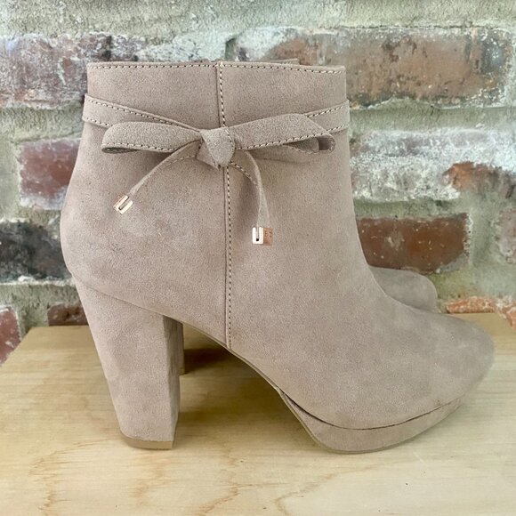 Lauren Conrad Women's Ankle Boots, Taupe, Suede Look, Size 10M. NEW! - Picture 2 of 10